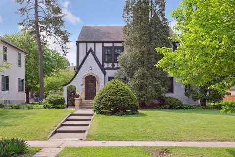 1834 Highland Pkwy, Saint Paul, MN 55116