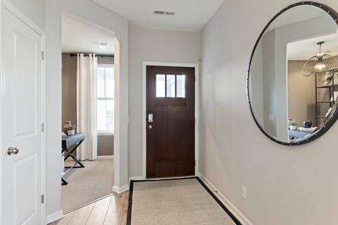 263 Robin Ave, Chaska, MN 55318