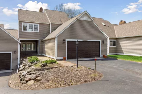 810 Towne Cir, Stillwater, MN 55082