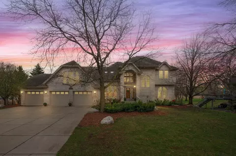 6210 Deerwood Cir N, Plymouth, MN 55442