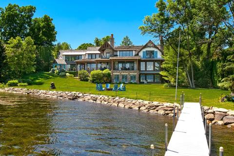 2303 Huntington Point Rd E, Wayzata, MN 55391