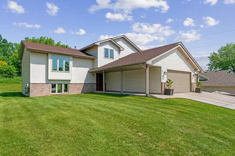 3104 Walter St, Maplewood, MN 55109