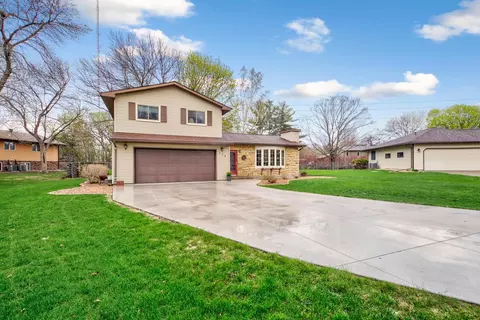 113 Commerce Ct, North Mankato, MN 56003