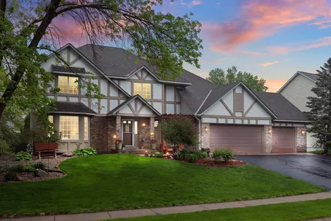9096 Douglas Dr, Eden Prairie, MN 55347