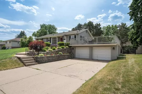 543 Star Ln, South Saint Paul, MN 55075