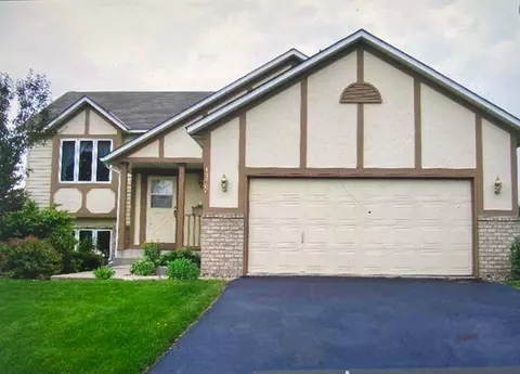 18809 Barrington Dr, Eden Prairie, MN 55346