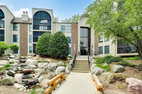 9500 Collegeview Rd #210, Bloomington, MN 55437