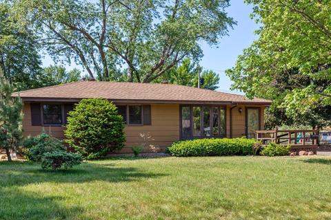 810 Kennaston Dr NE, Fridley, MN 55432