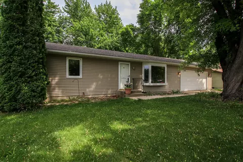 715 Merrill St SW, Hutchinson, MN 55350
