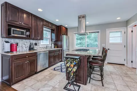 560 3rd Ave NW, New Brighton, MN 55112
