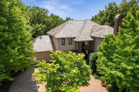 7611 Bush Lake Dr, Bloomington, MN 55438