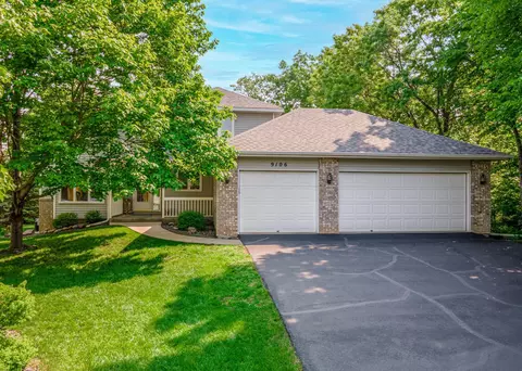 9106 Stratford Xing, Brooklyn Park, MN 55443