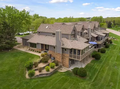 18095 Judicial Way N, Lakeville, MN 55044
