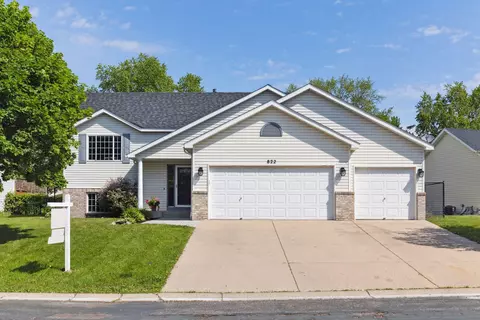 822 Goldfinch Dr, Waconia, MN 55387