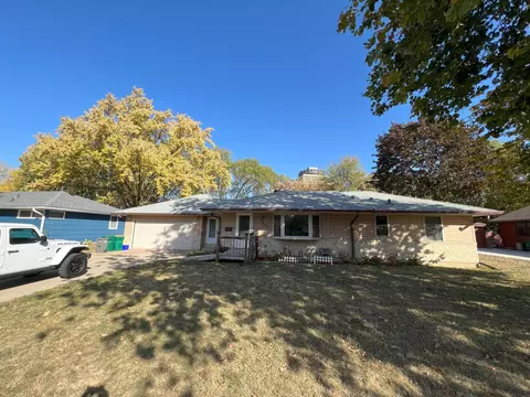 3308 W 81st St, Bloomington, MN 55431