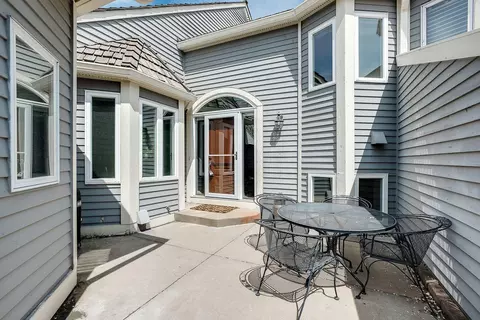 11028 Hyland Ter, Eden Prairie, MN 55344