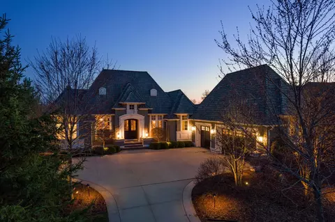 1640 Locust Hills Pl, Wayzata, MN 55391
