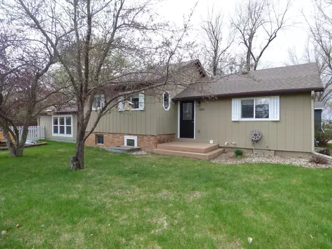 1104 Redding Ave, Windom, MN 56101