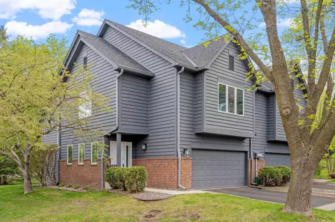 2298 Sherwood Ct, Minnetonka, MN 55305