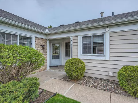 6854 Jenny Ln, Woodbury, MN 55125