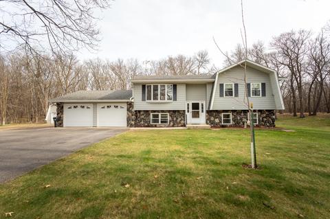 2201 E Oak Knoll Dr NE, Alexandria, MN 56308