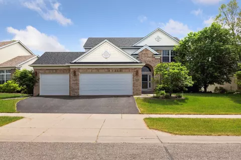 2323 Golf Dr, Woodbury, MN 55129