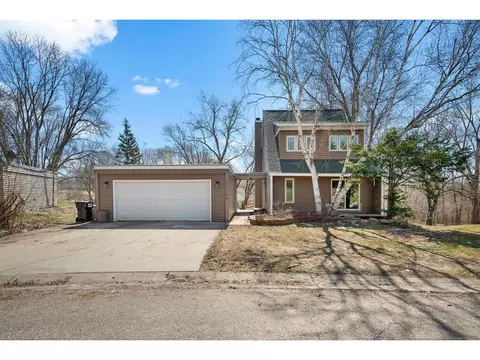 110154 Stanford Cir, Chaska, MN 55318