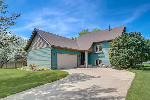 9772 Juniper St NW, Coon Rapids, MN 55433