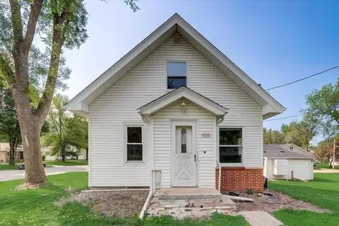 606 2nd St NE, New Prague, MN 56071