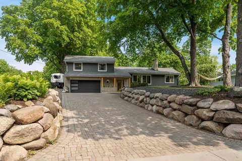 5984 Ridgewood Rd, Mound, MN 55364