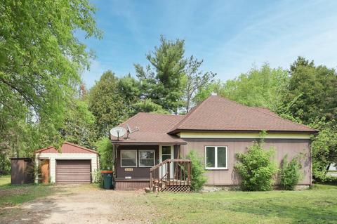 323 4th St SE, Staples, MN 56479