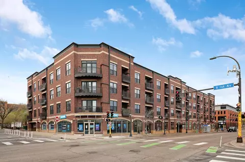 15 E Franklin Ave #220, Minneapolis, MN 55404