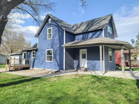 171 E 2nd St, Cottonwood, MN 56229