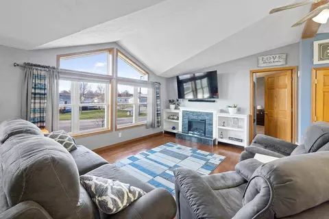 1120 S 10th St, Lake City, MN 55041