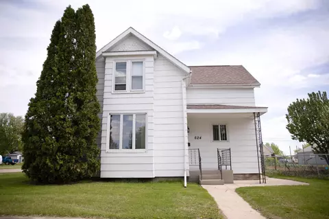 624 Pine St, Crookston, MN 56716