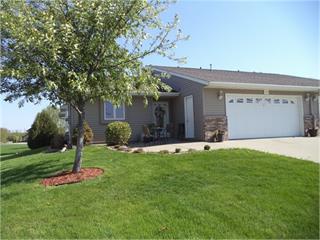 360 S Rolling Hills Dr, Le Center, MN 56057