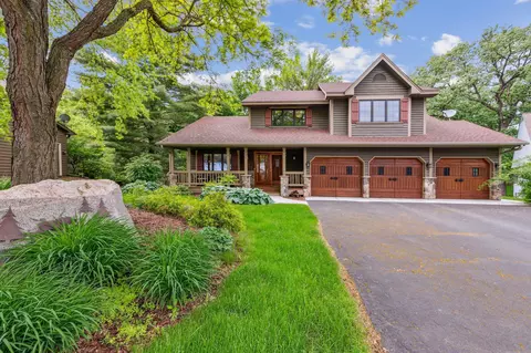 5742 Auto Club Cir, Bloomington, MN 55437