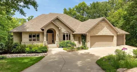 2225 Chelmsford Ln, Saint Cloud, MN 56301