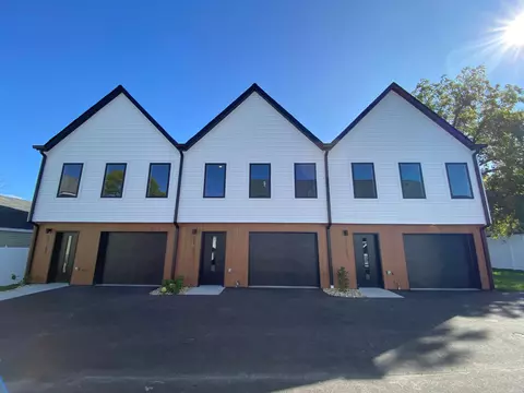 422 9th Ave SE #102, Rochester, MN 55904