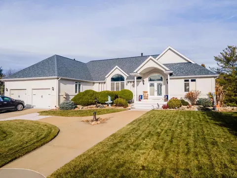 822 Fox Pointe Ln SW, Rochester, MN 55902