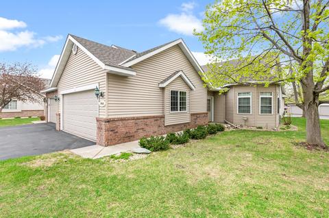2408 Stockinger Dr, Saint Cloud, MN 56303