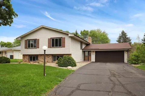 9725 Rich Curv, Bloomington, MN 55437