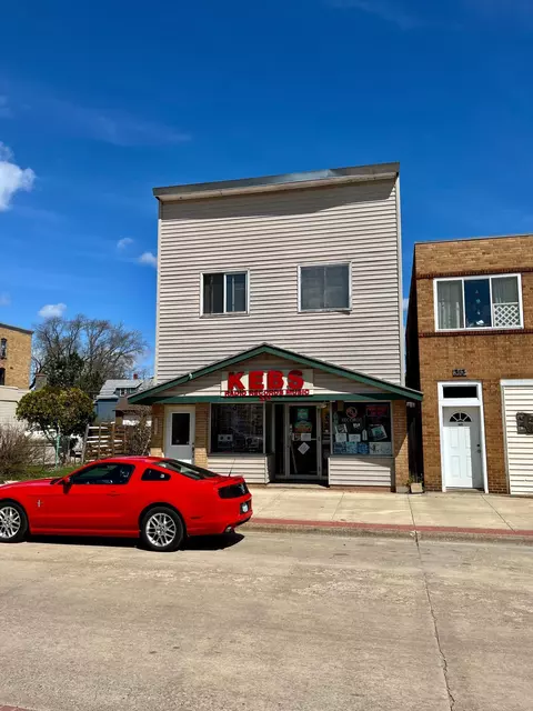 311 2nd St, Bovey, MN 55709