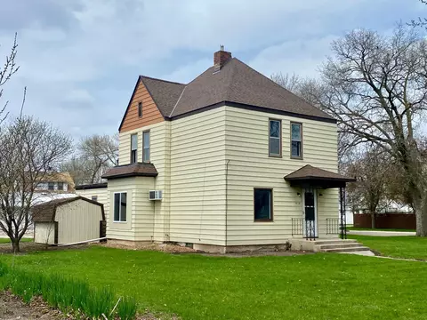 410 S 5th St, Bird Island, MN 55310