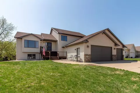 125 S Brook Cir, Mankato, MN 56001