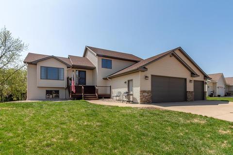 125 S Brook Cir, Mankato, MN 56001