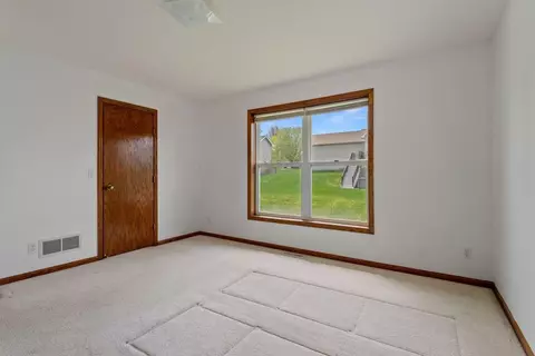 177 Chippewa Rd, Loretto, MN 55357 photo 8