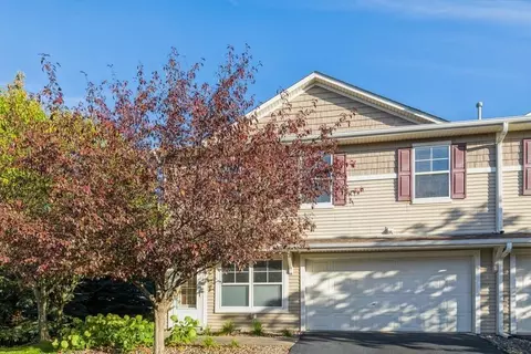 10849 Kingsfield Ln, Woodbury, MN 55129