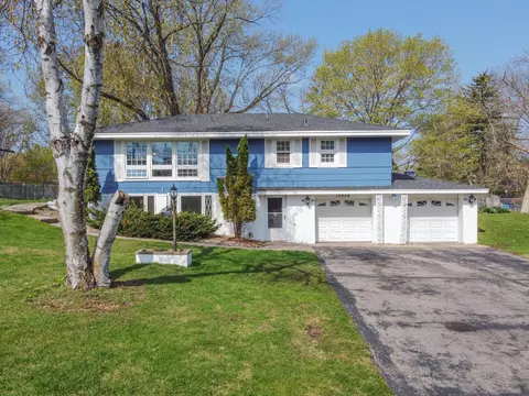 13808 Scott St, Burnsville, MN 55337