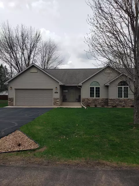 512 Barry Ave #A, Hinckley, MN 55037